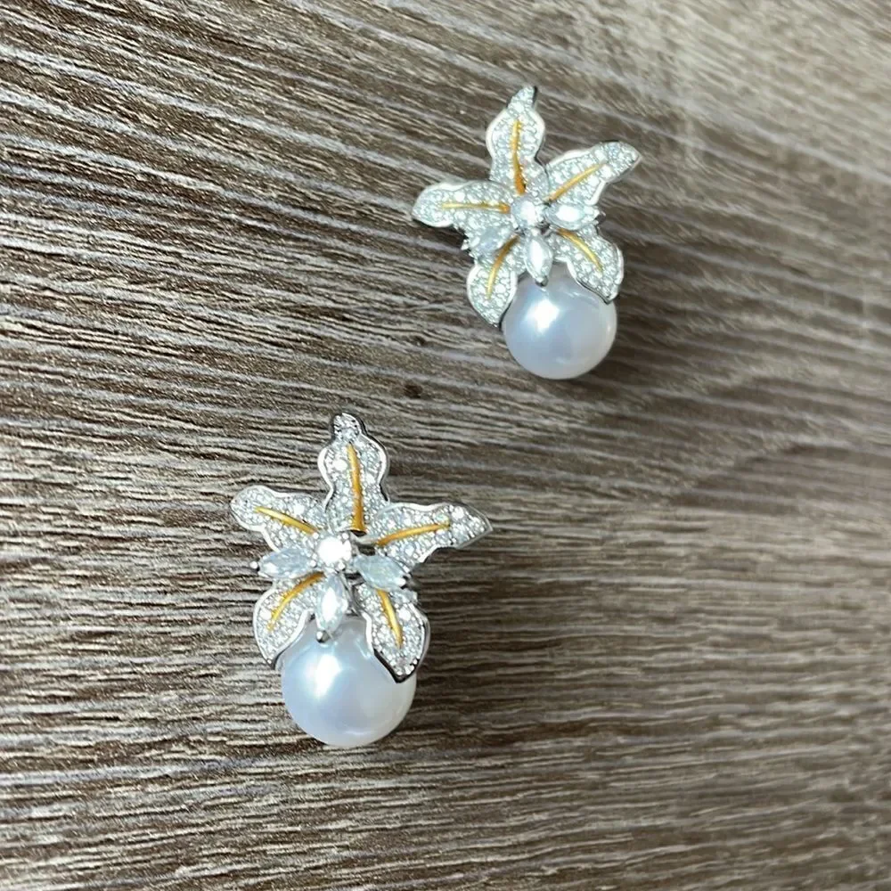 Statement stud earrings N110